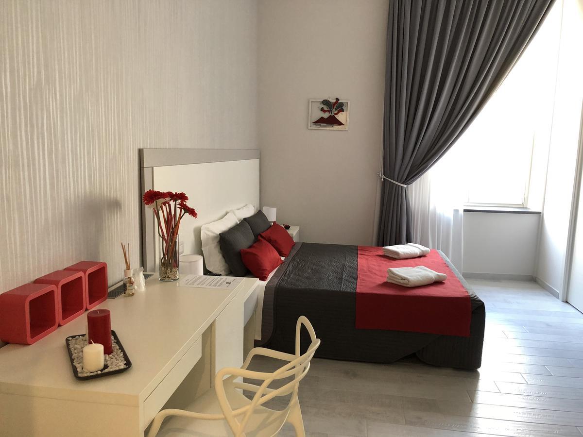 Chiaia 3*