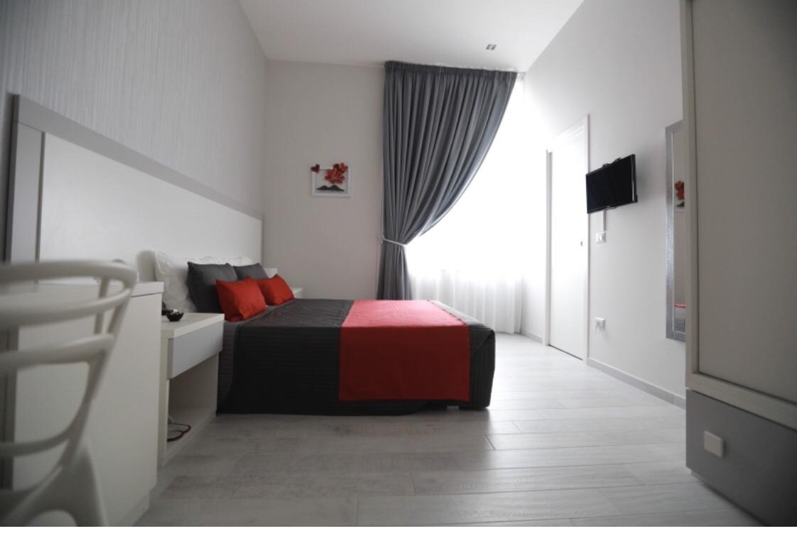 Chiaia 3* Neapel
